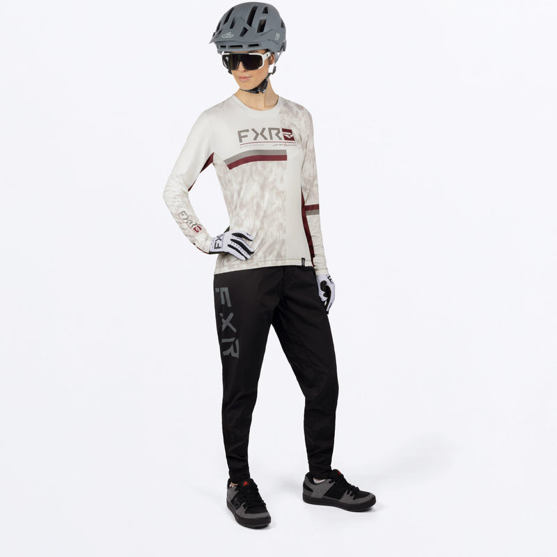 ProFlex_UPF_LS_W_WhiteFiberMerlot_243522-_0227_fProFlex_UPF_LS_W_WhiteFiberMerlot_243522-_0227_front