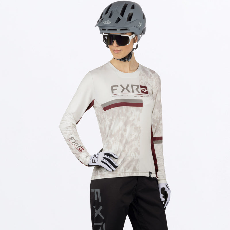 ProFlex_UPF_LS_W_WhiteFiberMerlot_243522-_0227_front